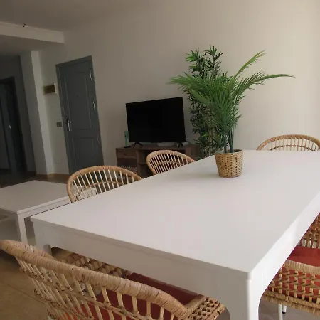 Bristol Likehome, By Comfortable Luxury *